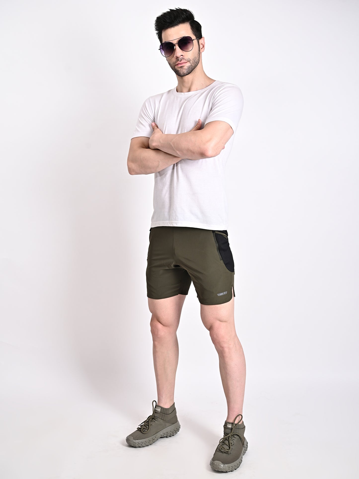 ARMS FIT OLIVE SHORTS