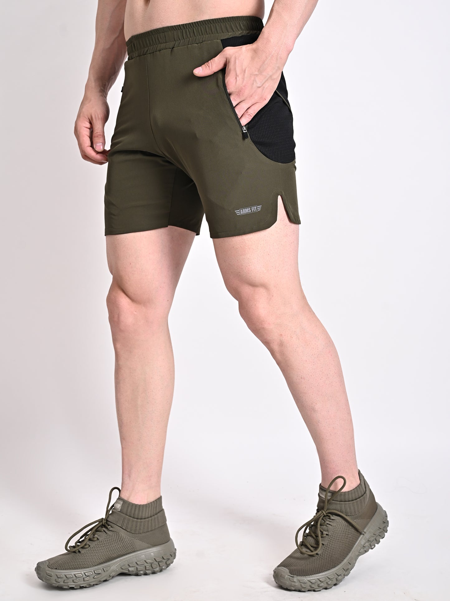 ARMS FIT OLIVE SHORTS