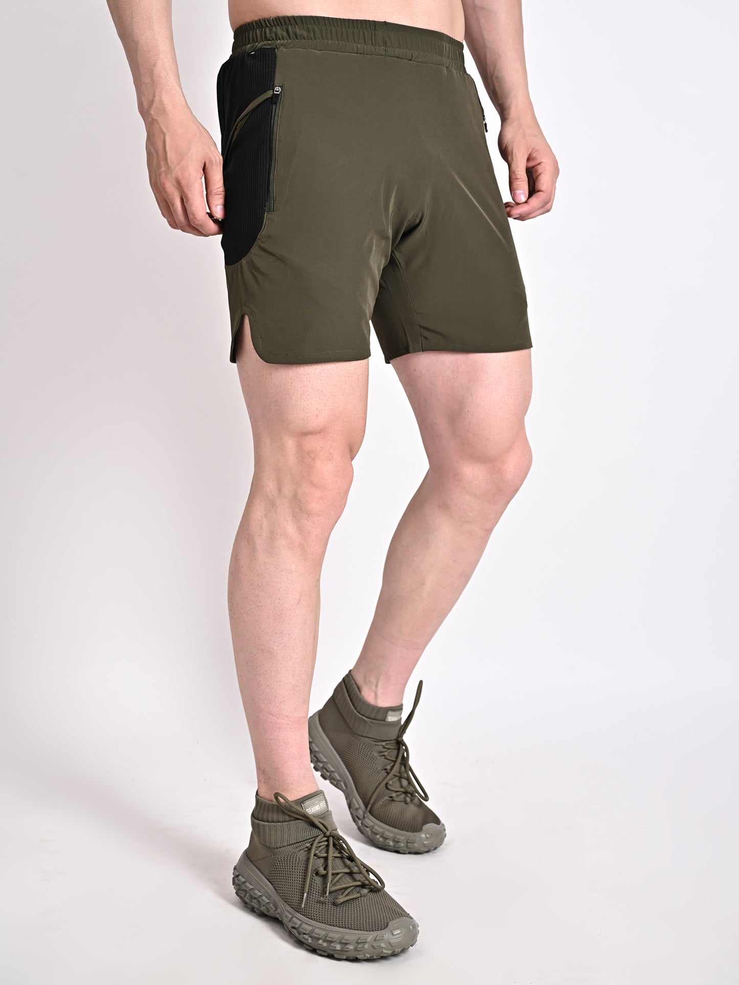 ARMS FIT OLIVE SHORTS