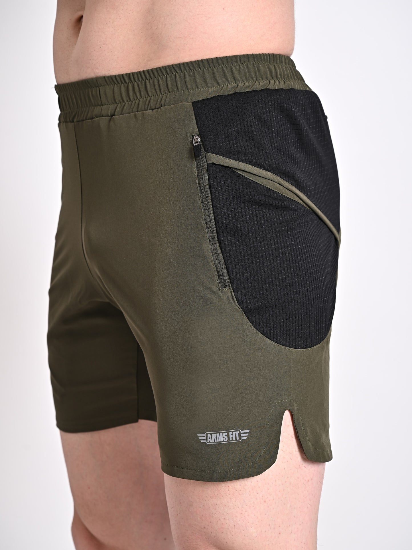 ARMS FIT OLIVE SHORTS