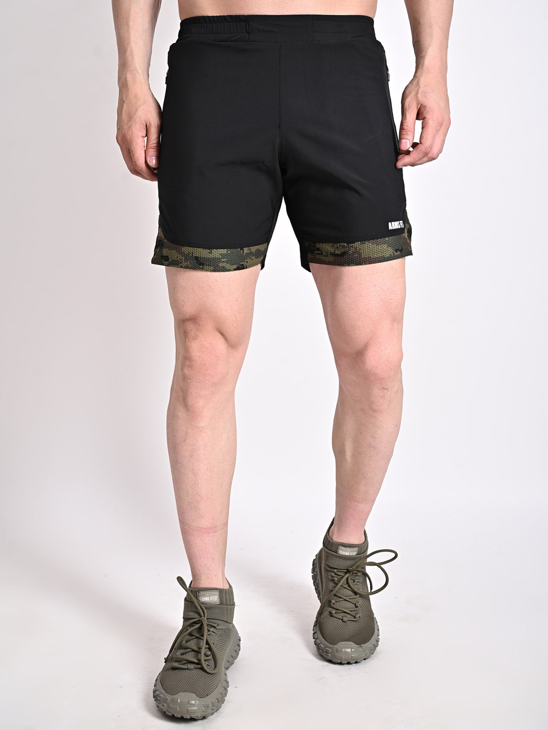 ARMS FIT BLACK SHORTS